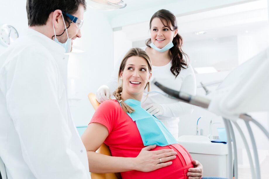 ارائه خدمات دندانپزشکی به زنان باردار