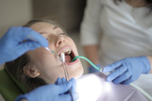 مدیریت درد جراحی کانال ریشه دندان